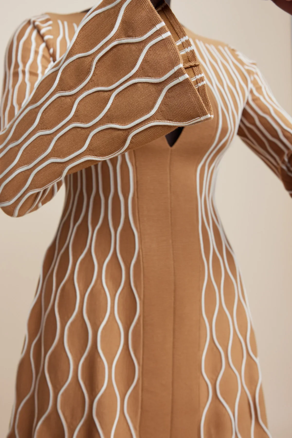 ACLER - BLONDEL DRESS (OCHRE) - Image 4