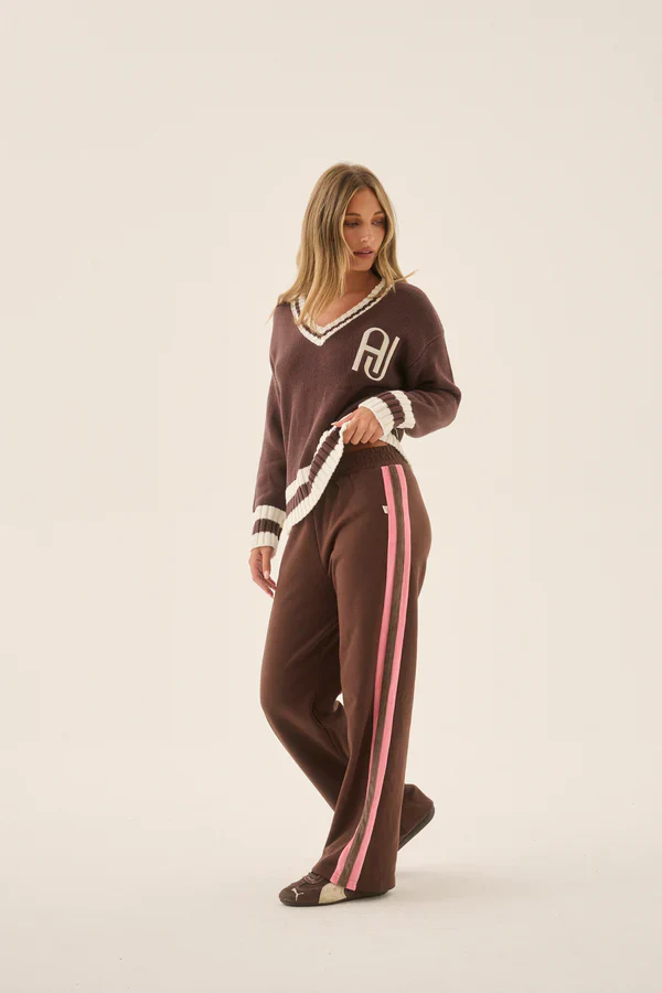 ARAMINTA JAMES - AJ V NECK KNIT SWEATER (CHICORY COFFEE) - Image 6