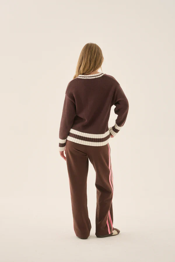 ARAMINTA JAMES - AJ V NECK KNIT SWEATER (CHICORY COFFEE) - Image 7