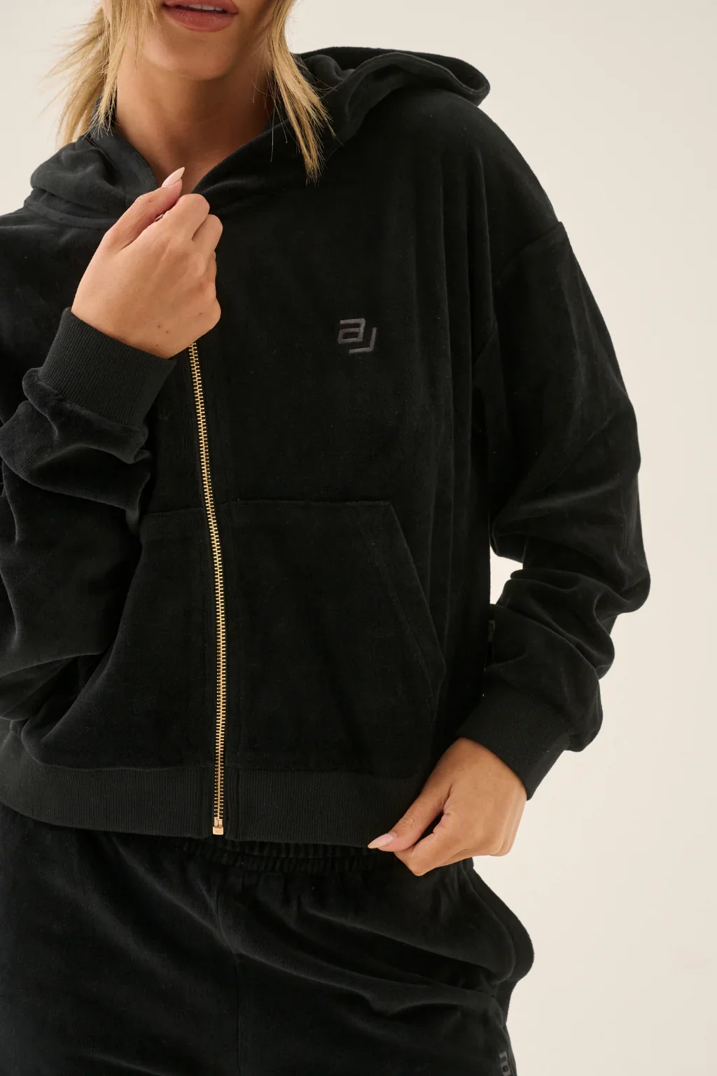 ARAMINTA JAMES - AJ VELOUR HOODIE (NOIR) - Image 6