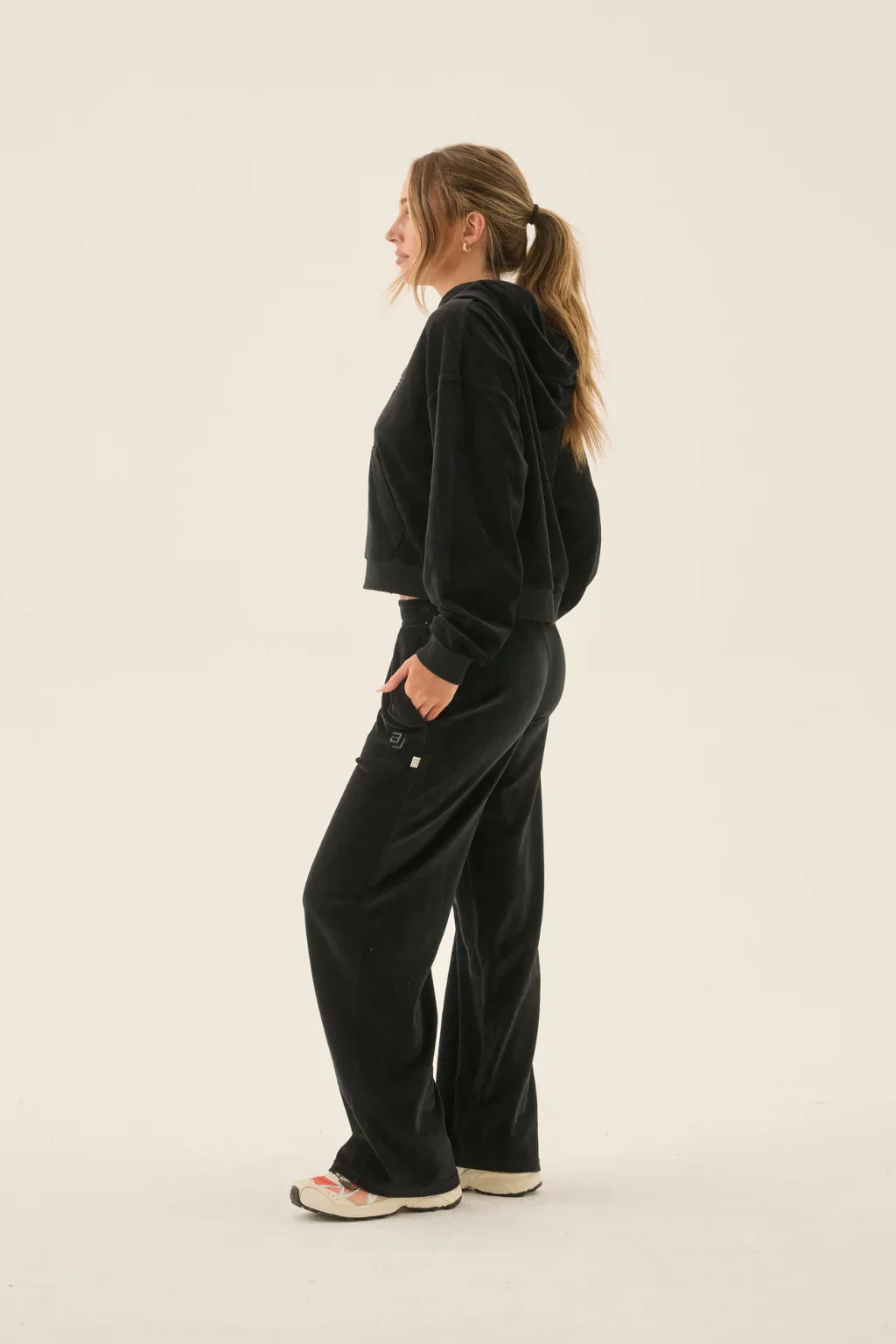 ARAMINTA JAMES - AJ VELOUR HOODIE (NOIR) - Image 8