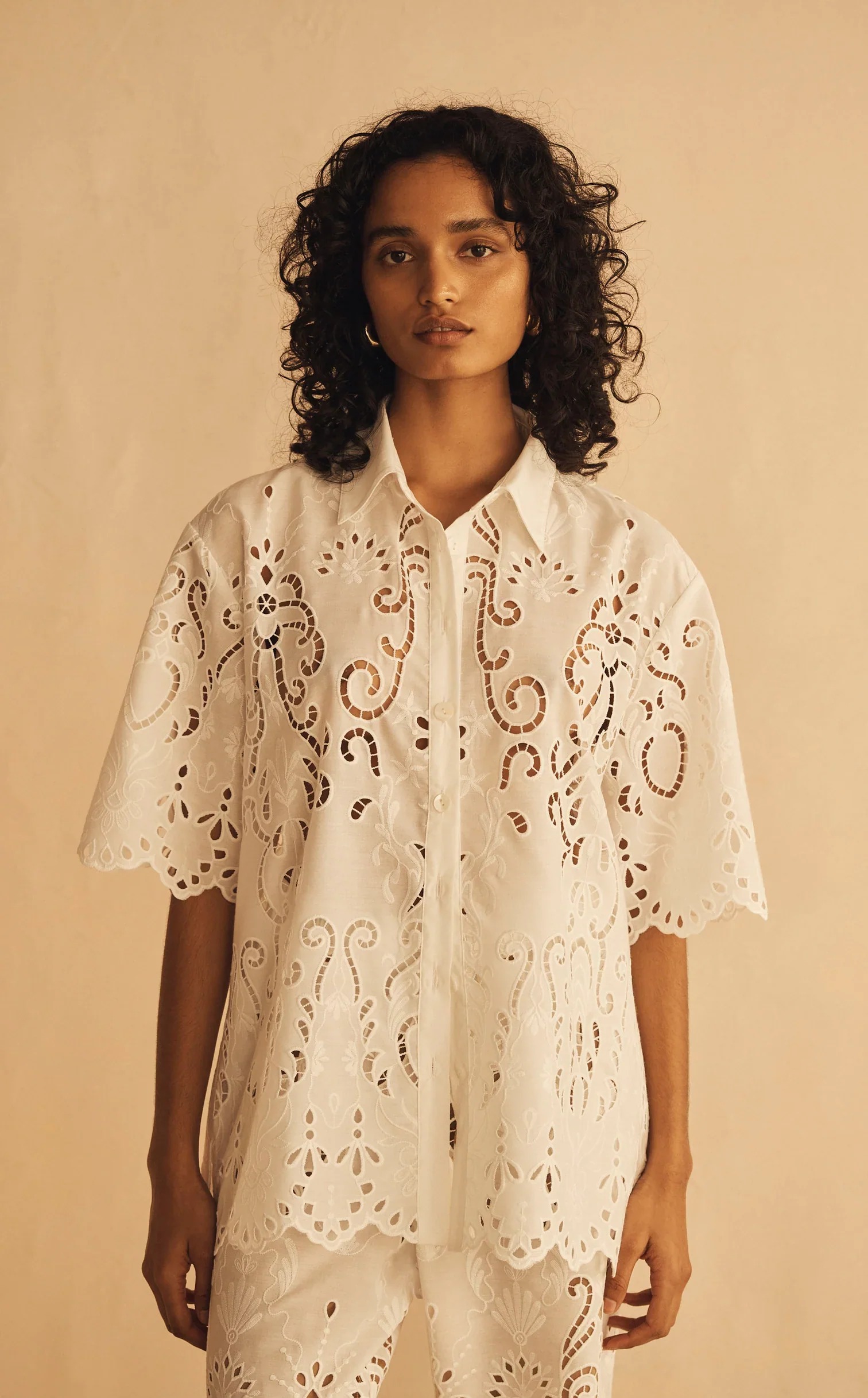 AUR OCEA - MERLETTI LACE OVERSIZED SHIRT (WHITE) - Image 3