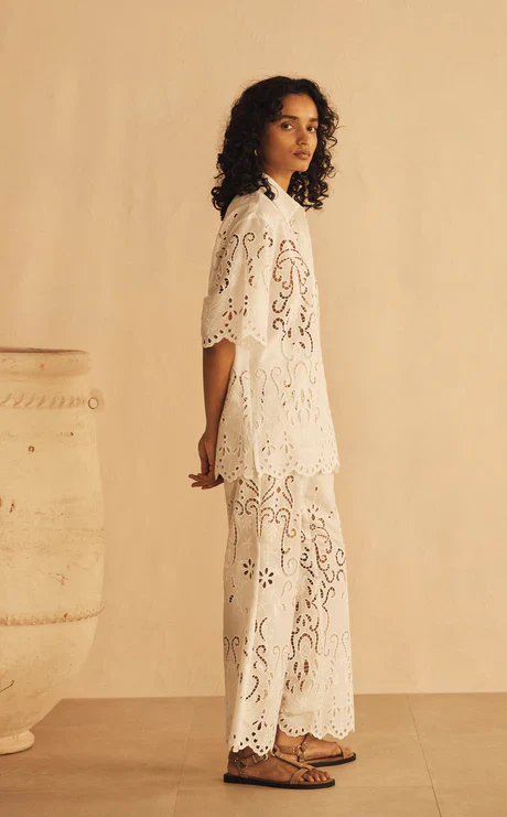 AUR OCEA - MERLETTI LACE OVERSIZED SHIRT (WHITE) - Image 5