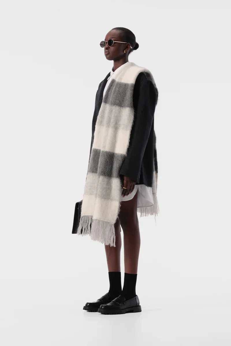 ELKA COLLECTIVE - NIELSON SCARF GREY CHECK - Image 6