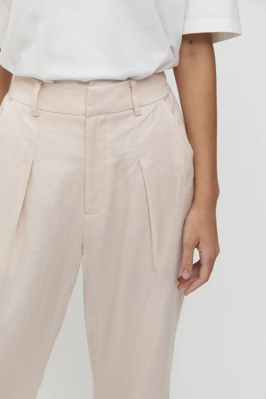 FRIEND OF AUDREY - Émilion 7/8 Linen Trouser (Bone) - Image 2