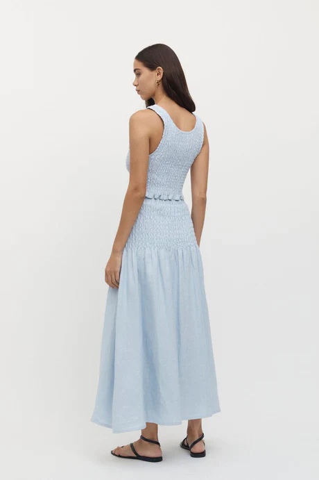 FRIEND OF AUDREY - Eze Shirred Linen Midi Crop Top (Sky) - Image 3