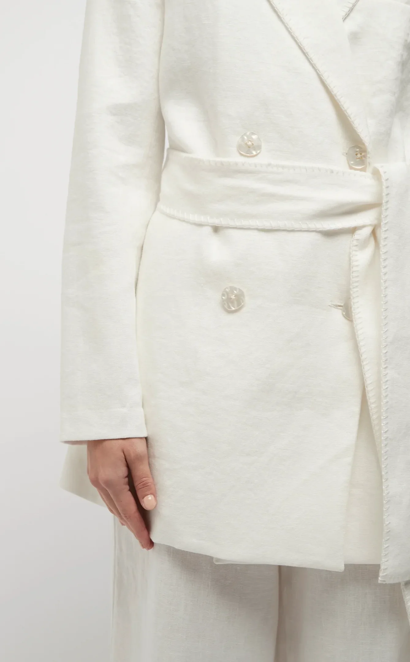 FRIEND OF AUDREY - HAYWORTH BLANKET STITCH LINEN BLAZER (WHITE) - Image 4