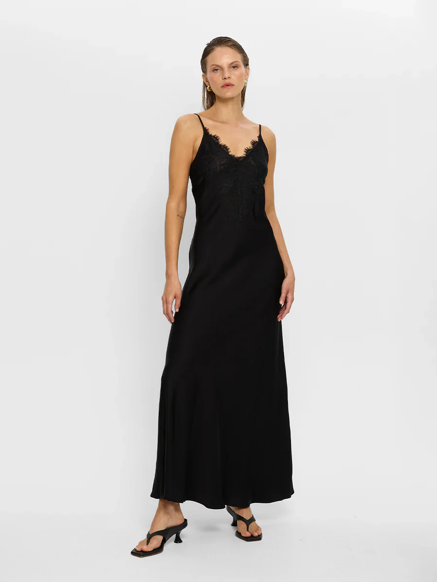 KIVARI - AMANDA MAXI DRESS (BLACK) - Image 6