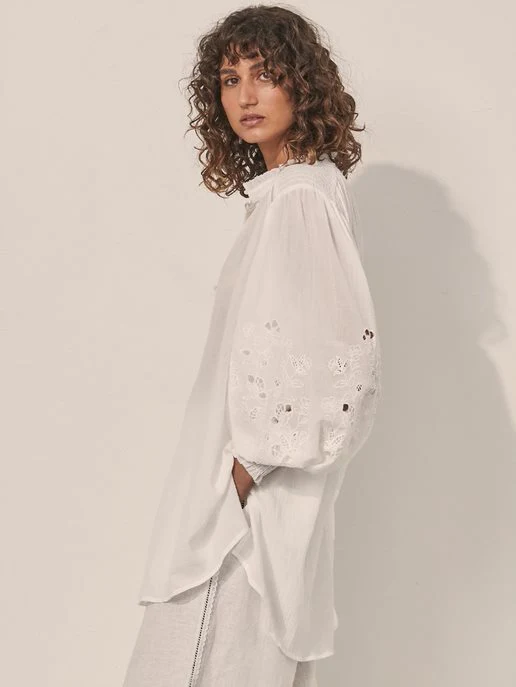 KIVARI - Amber Embroidered Tunic (White) - Image 4