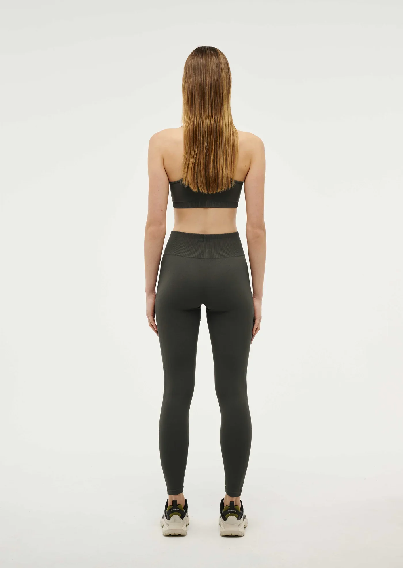PE NATION - RESTORE SEAMLESS LEGGING (GUNMETAL) - Image 2