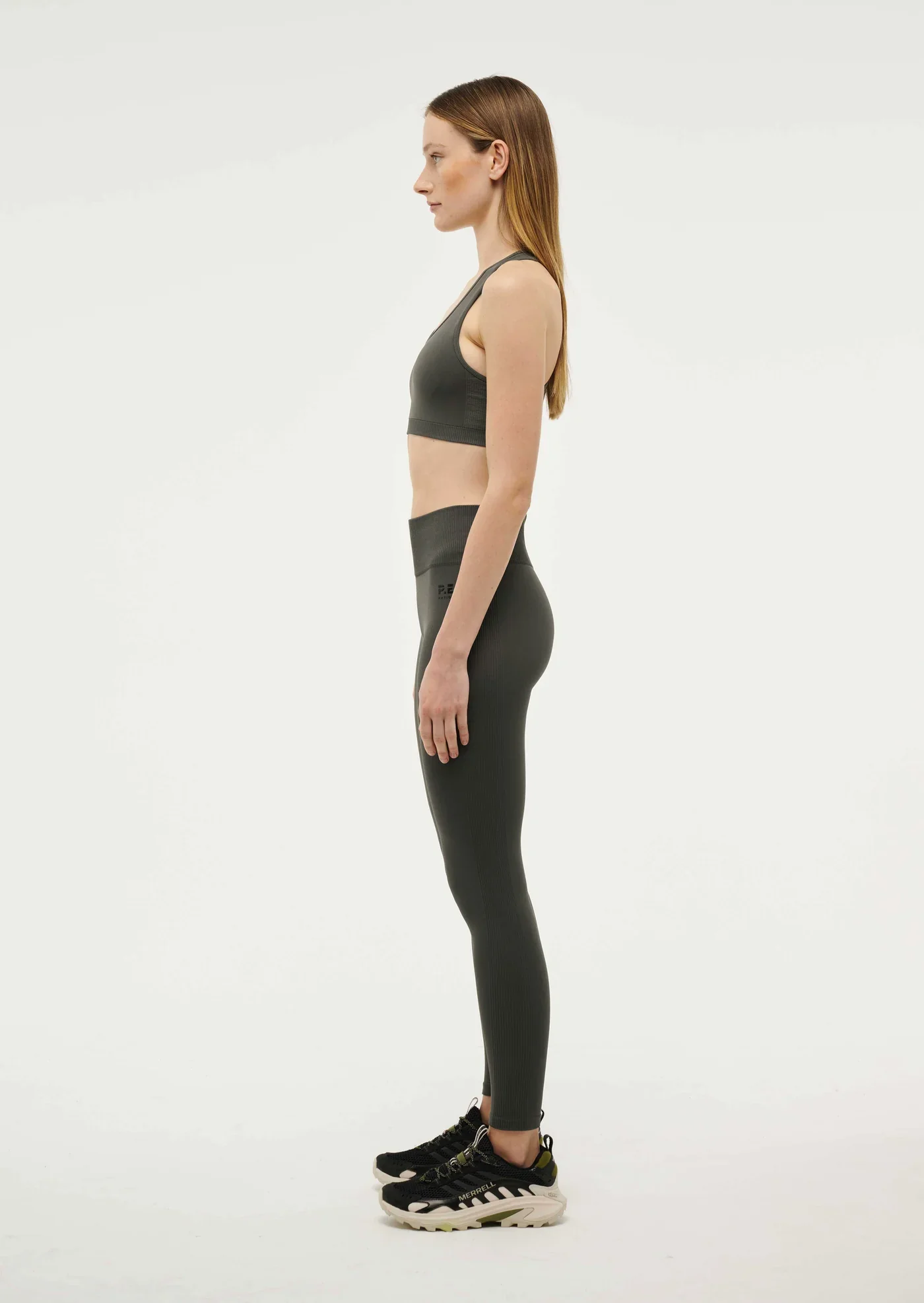 PE NATION - RESTORE SEAMLESS LEGGING (GUNMETAL) - Image 3
