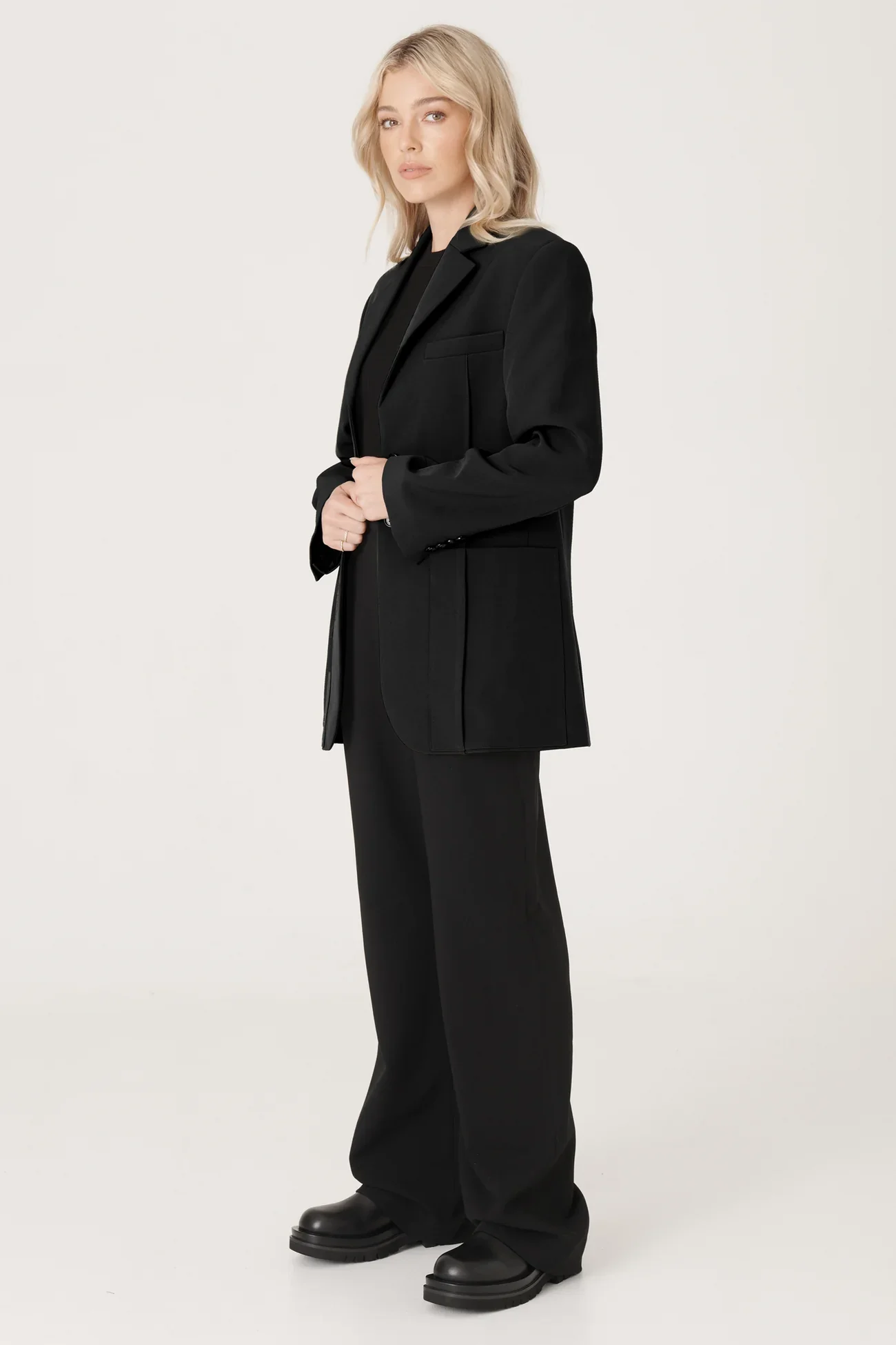 RAEF THE LABEL - HENLEY BLAZER BLACK - Image 4