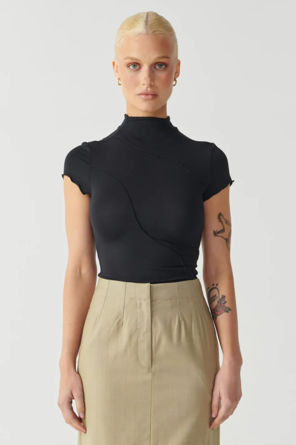 RAEF THE LABEL - LANEY PANELLED SHORT SLEEVE TOP (BLACK)