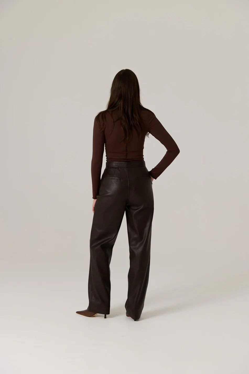 RAEF THE LABEL - WINNIE VEGAN LEATHER PANT (DARK TRUFFLE) - Image 3