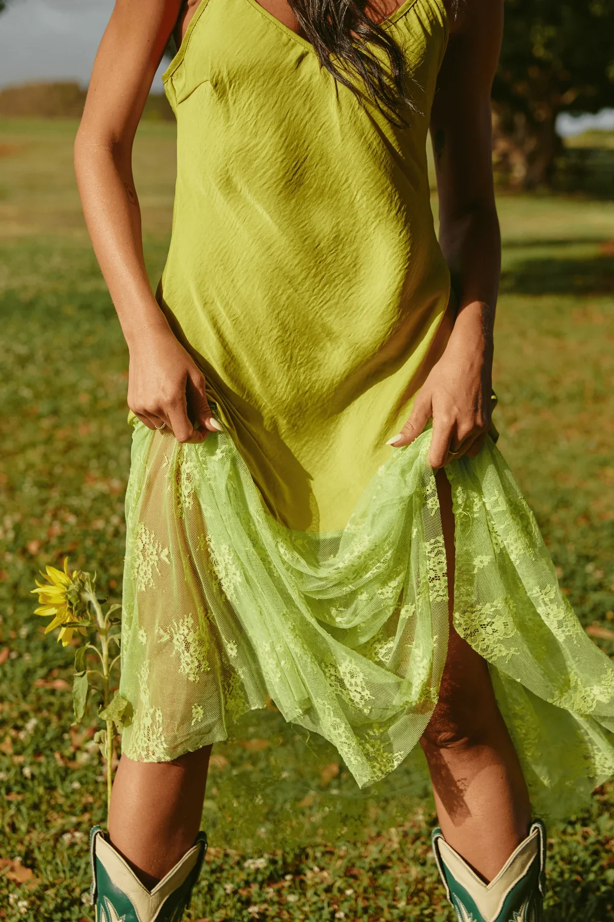 SABBI - THE LACE DRESS MAXI DRESS (CHARTREUSE) - Image 5