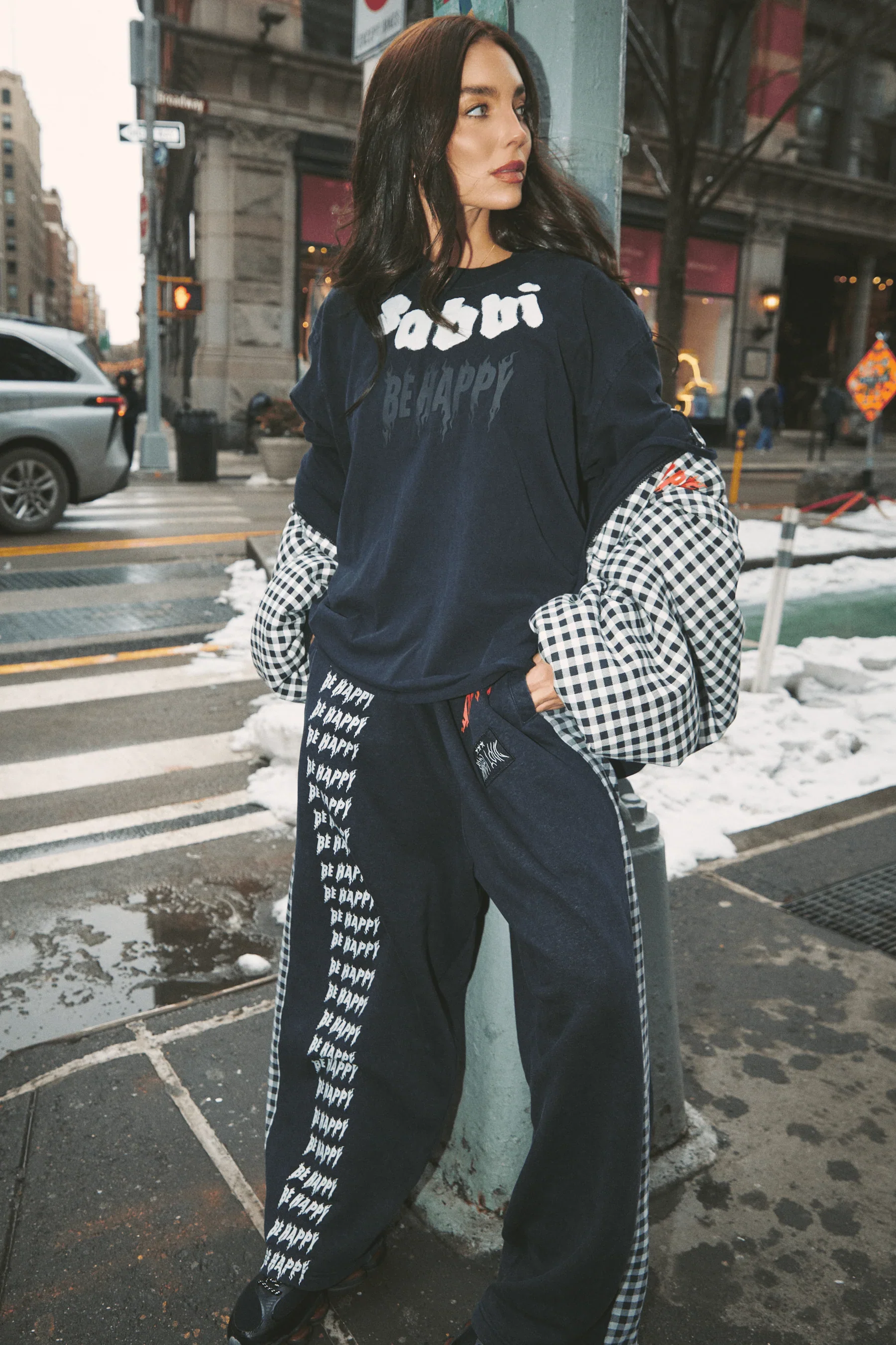 SABBI - THE BE HAPPY TEE (BLACK) - Image 3
