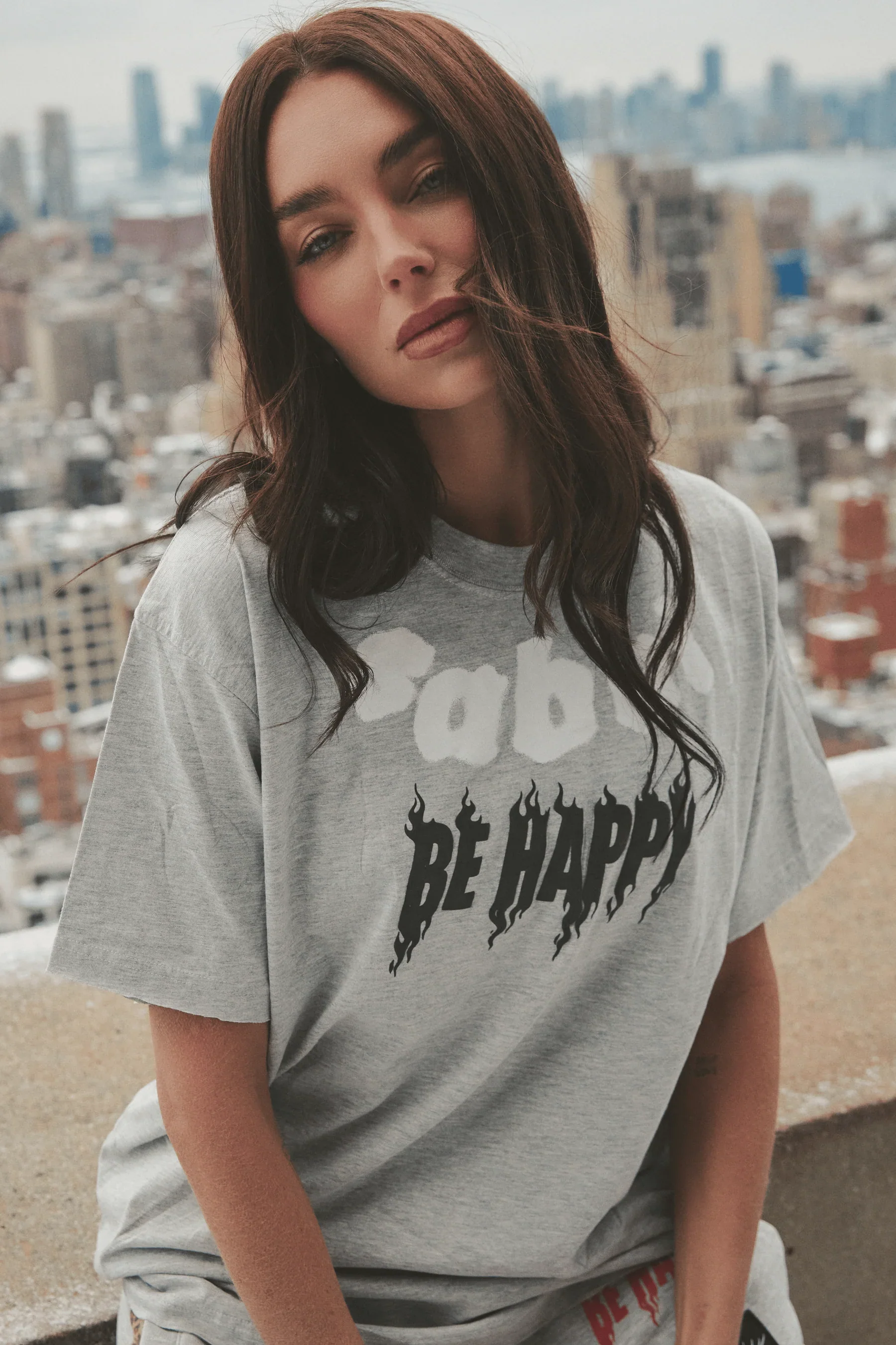 SABBI  - THE BE HAPPY TEE (GREY) 2