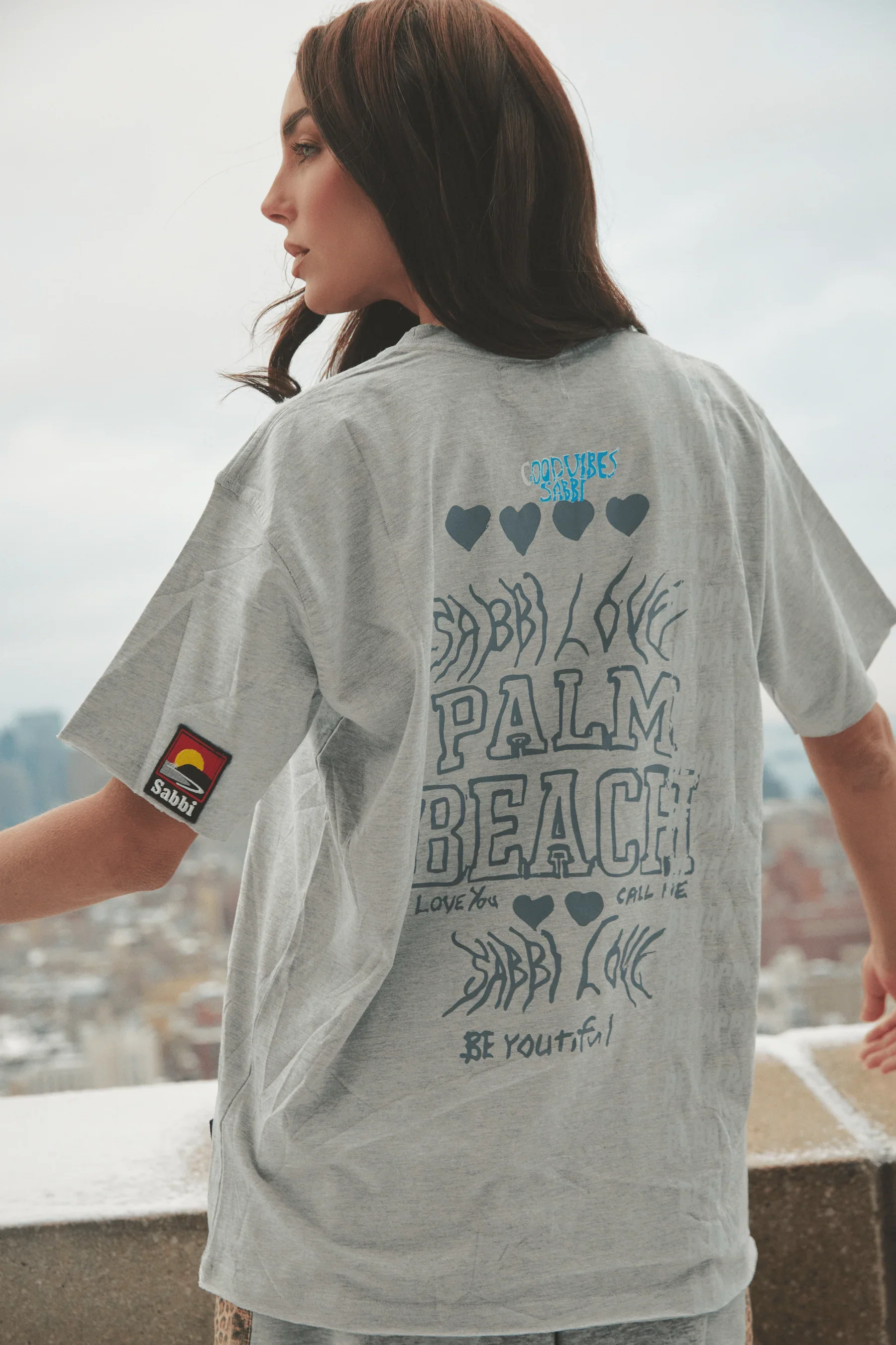 SABBI  - THE BE HAPPY TEE (GREY) 2 - Image 2