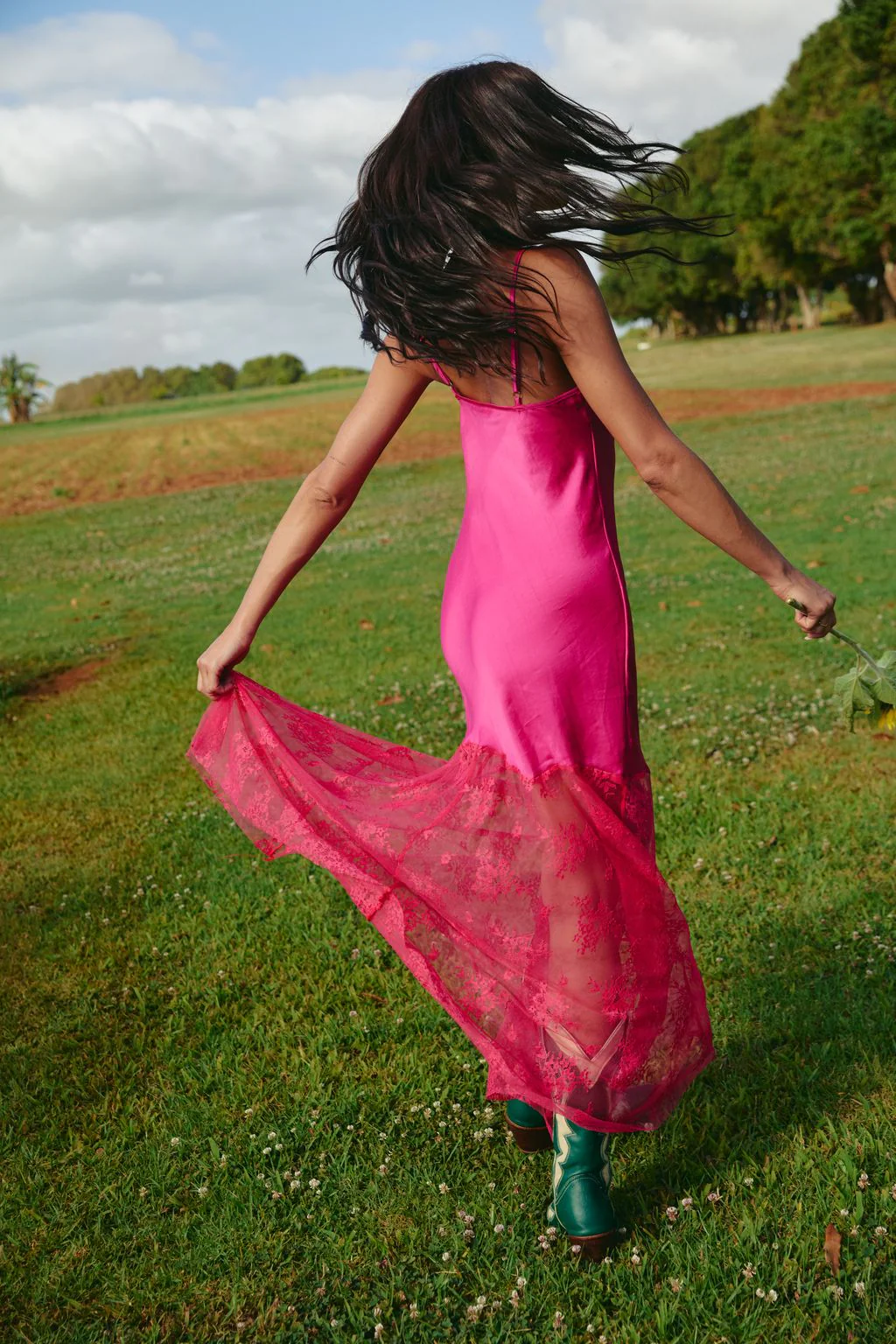 SABBI - THE LACE DRESS MAXI DRESS (PINK) - Image 3
