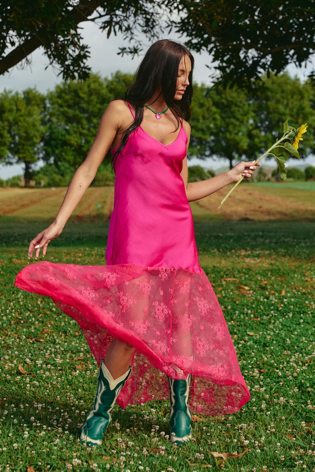 SABBI - THE LACE DRESS MAXI DRESS (PINK) - Image 4
