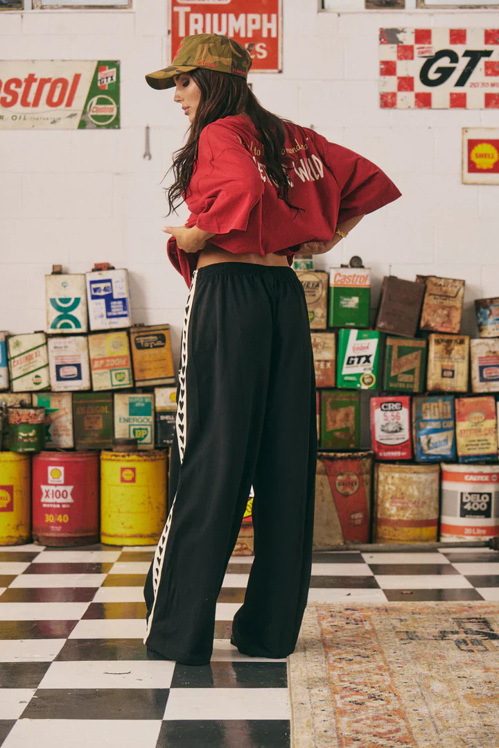 SABBI - THE RAVING HEARTS PANTS (BLACK) - Image 2