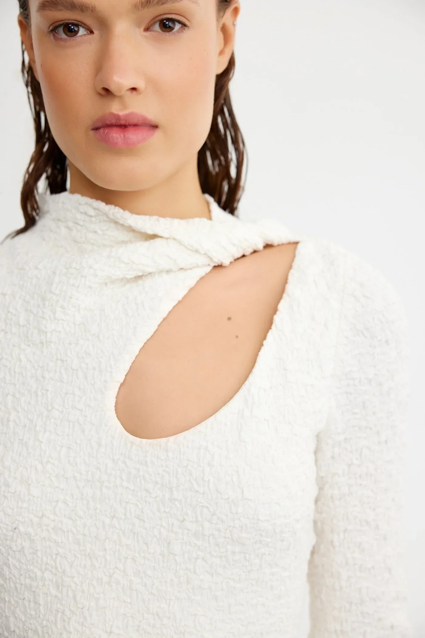 SIGNIFICANT OTHER - BRIELLE LONG SLEEVE MIDI DRESS (CREAM) - Image 4
