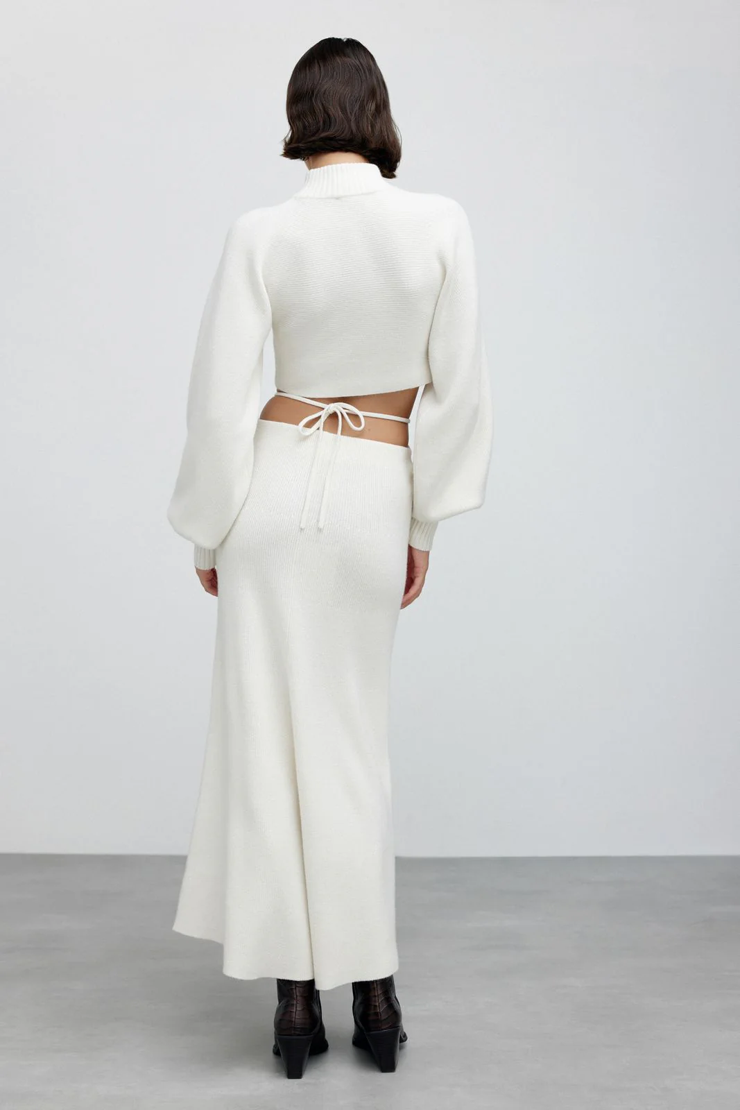 SIGNIFICANT OTHER - Lia Crop Knit Top (Cream) - Image 2