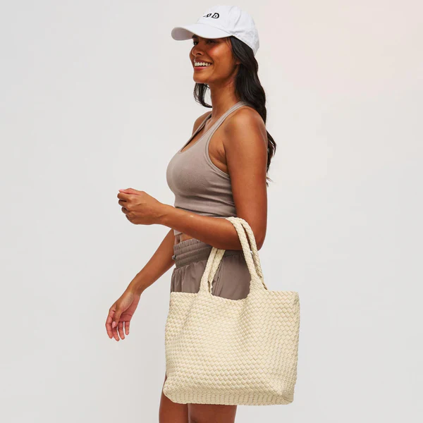 SOL AND SOLENE - SKY'S THE LIMIT MEDIUM TOTE (CREAM) - Image 3