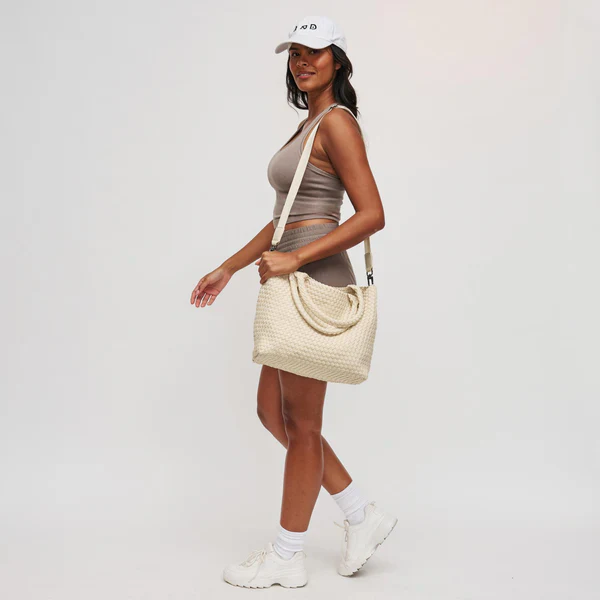 SOL AND SOLENE - SKY'S THE LIMIT MEDIUM TOTE (CREAM) - Image 4
