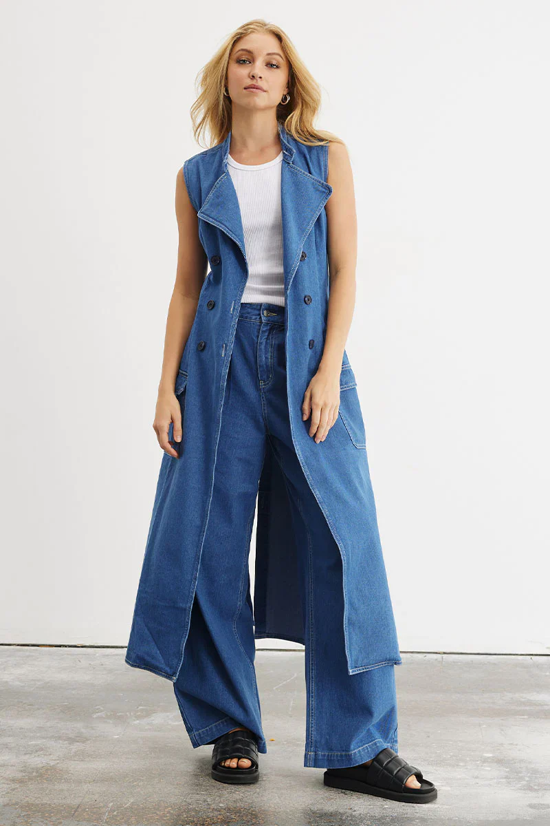 SOVERE / STUDIO - ADVANCE MULTI-WEAR DENIM TRENCH (MID BLUE) - Image 2