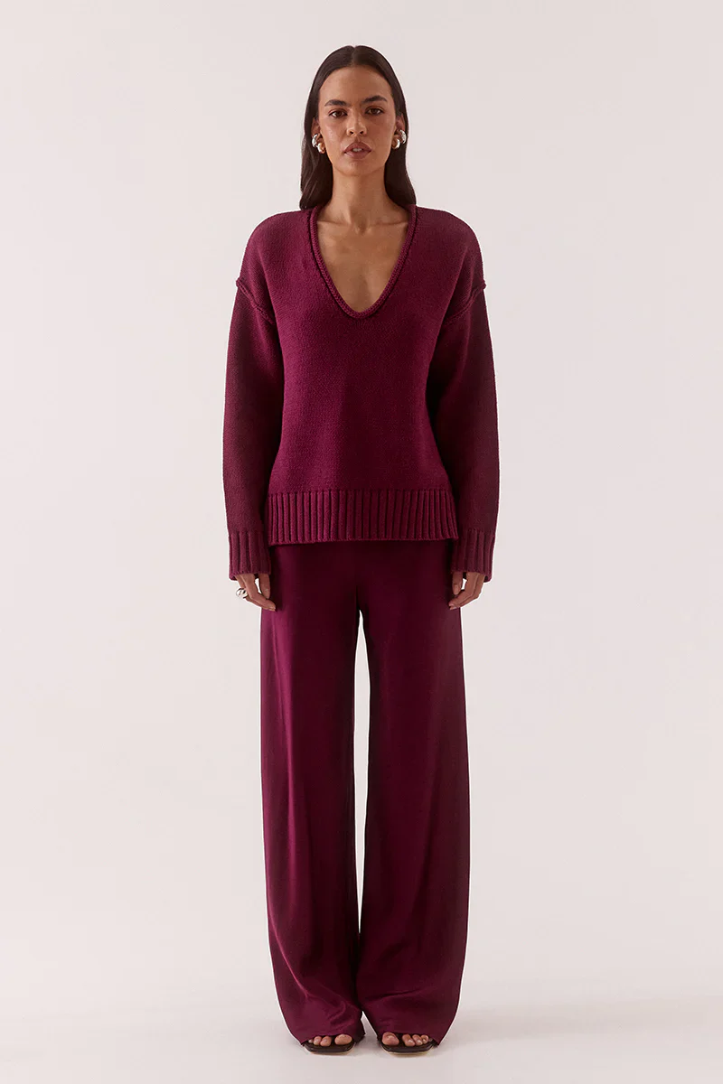 SOVERE STUDIO - LANE PLUNGE SWEATER (BLACKBERRY)