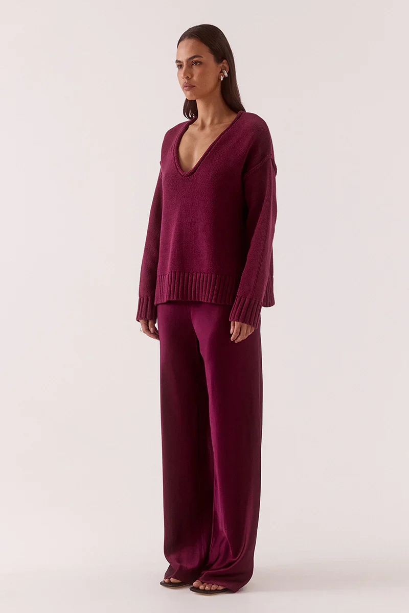 SOVERE STUDIO - LANE PLUNGE SWEATER (BLACKBERRY) - Image 3